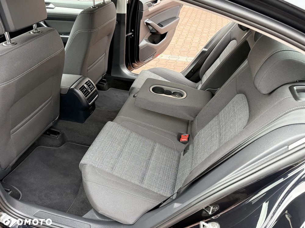 Volkswagen Passat 1.5 TSI EVO Elegance - 12