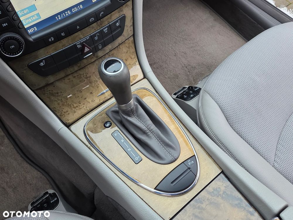 Mercedes-Benz Klasa E 320 CDI 4Matic Automatik Avantgarde DPF BusinessEDITION - 33