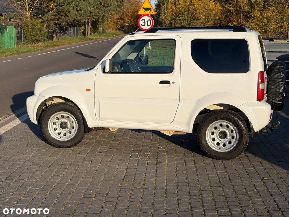 Suzuki Jimny 2011 photo 4