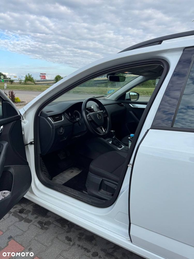 Skoda Octavia 1.6 TDI DSG Clever - 13