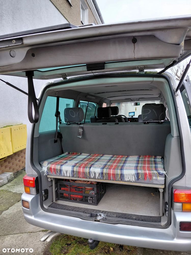 Volkswagen Multivan - 8