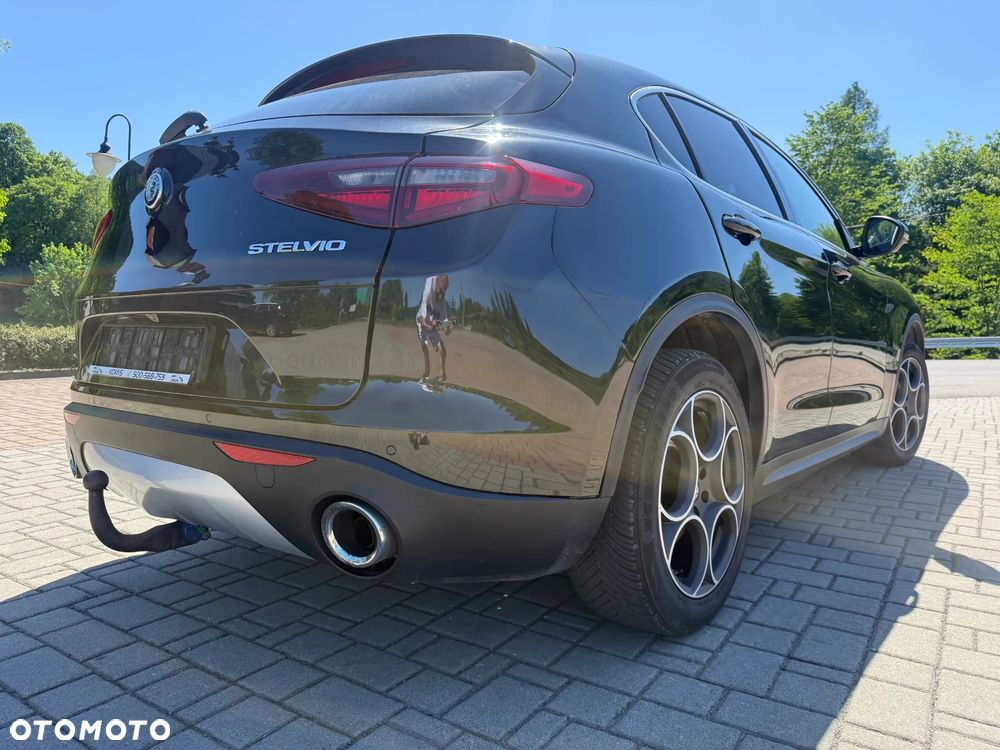 Alfa Romeo Stelvio 2.0 Turbo 16V AT8-Q4 Lusso Ti - 8