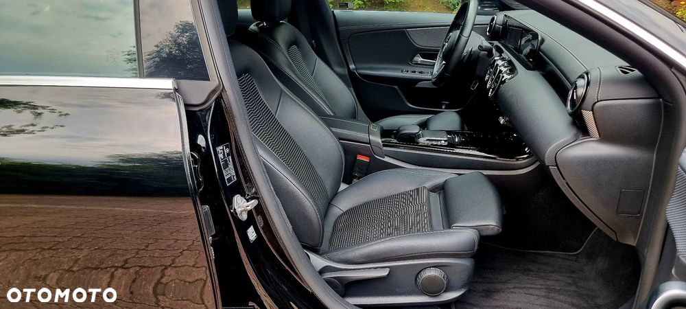 Mercedes-Benz CLA 220 d Progressive 8G-DCT - 18