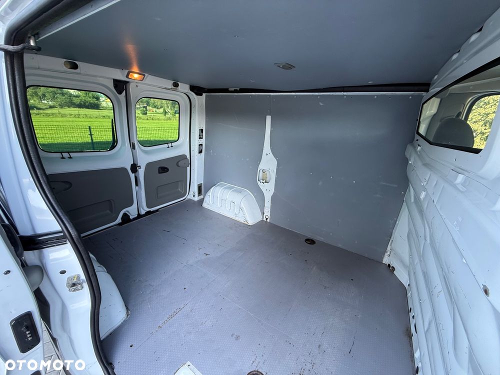 Renault Trafic - 25