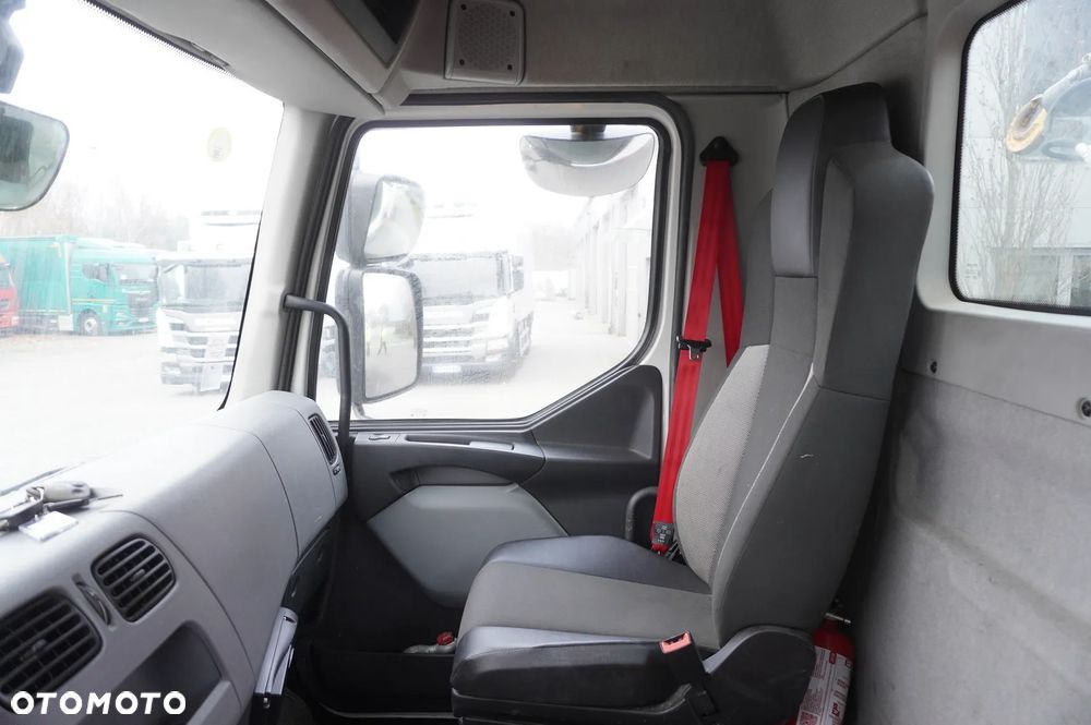 Renault C280 DTI 8 / HDS Fassi 5,6 t / Zasięg 8 m / Platforma 15 EPAL - 18