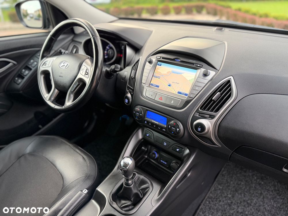 Hyundai ix35 1.6 2WD Fifa World Cup Edition - 11