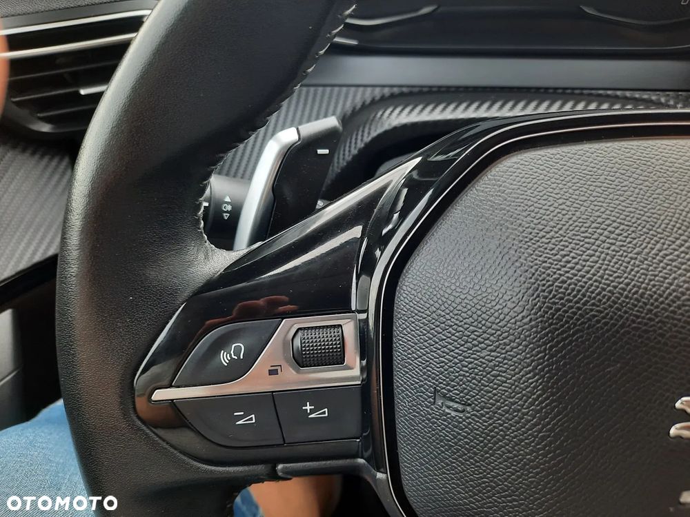 Peugeot 2008 1.2 Pure Tech GPF Allure S&S EAT6 - 24