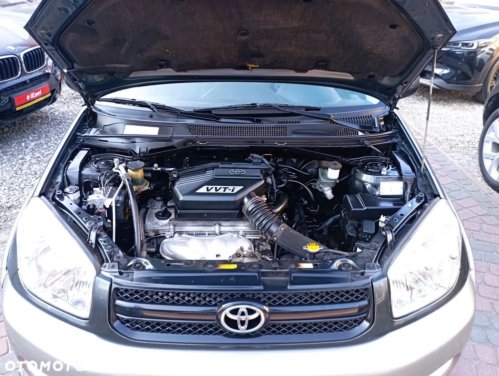 Toyota RAV4 2.0 VVT-i 4x4 - 24