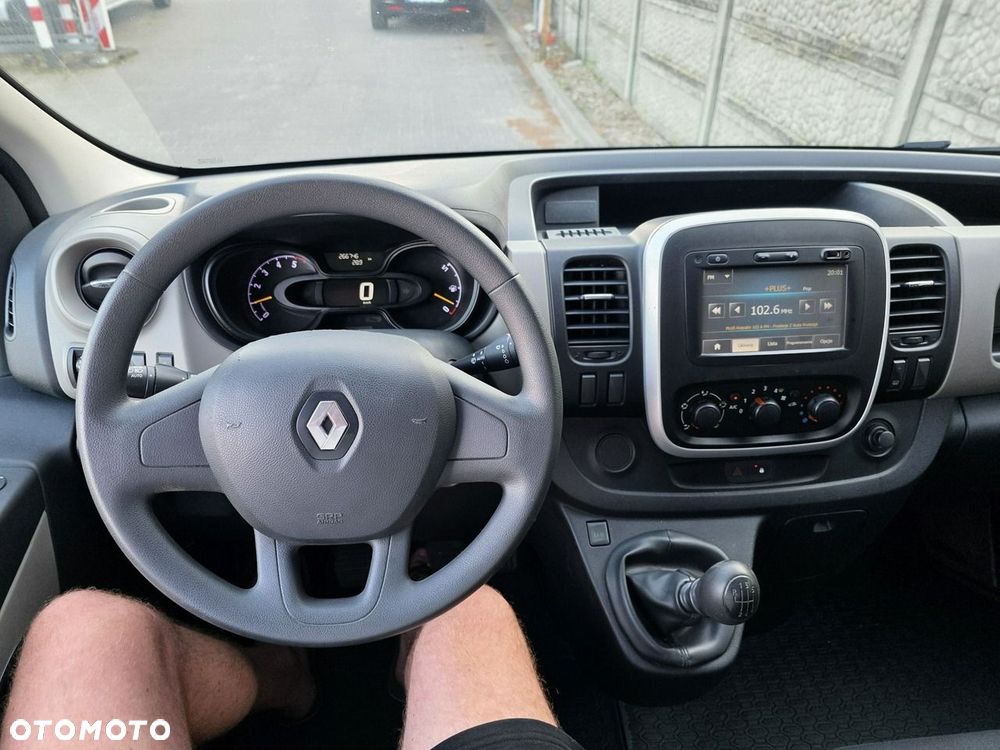 Renault Trafic - 12