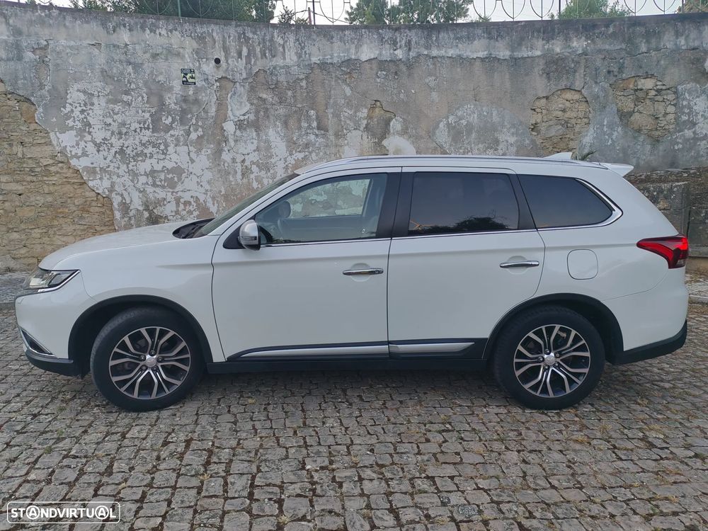Mitsubishi Outlander 2.2 DI-D Instyle Navi - 19