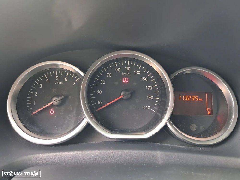 Dacia Sandero - 8