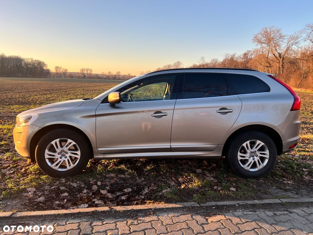 Volvo XC 60 D4 AWD Momentum - 6