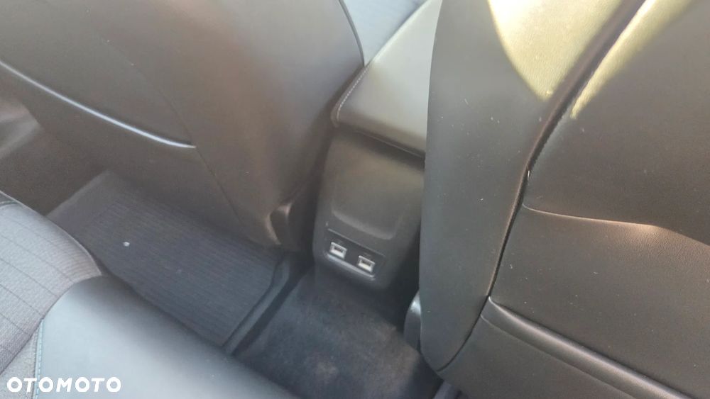 Peugeot 208 PureTech 100 EAT8 Active - 21