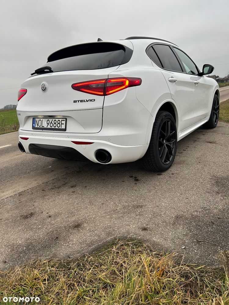 Alfa Romeo Stelvio - 22