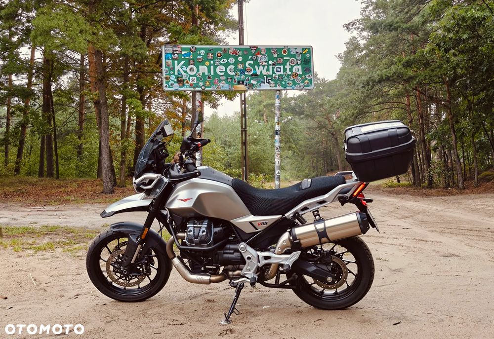 Moto Guzzi V85 - 22