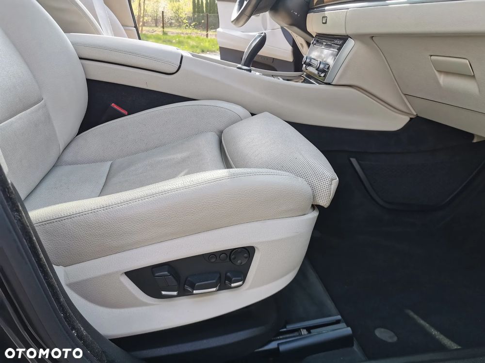 BMW Seria 5 535i Touring Luxury Line - 3