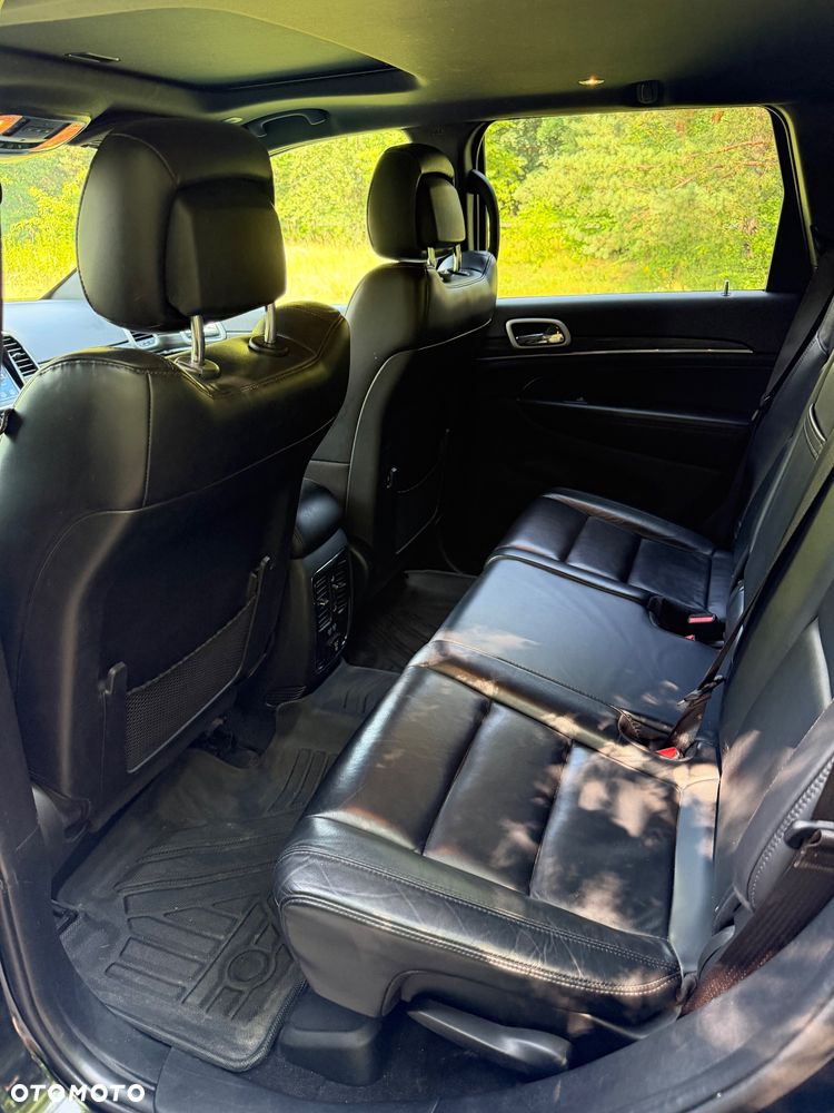 Jeep Grand Cherokee - 12