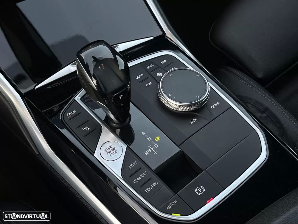 BMW 320 d Pack Desportivo M Auto - 21