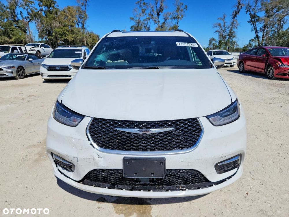 Chrysler Pacifica - 5