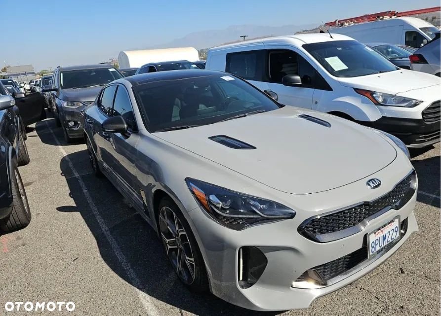 Kia Stinger - 3
