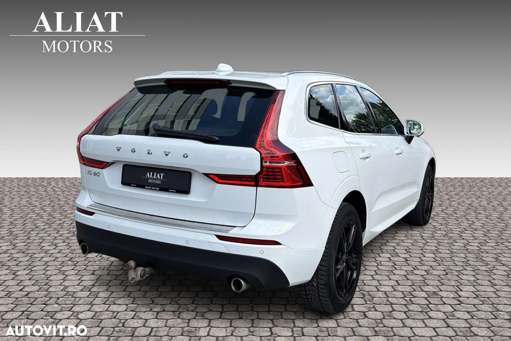 Volvo XC 60 B4 MHEV AT8 AWD Momentum Pro - 6