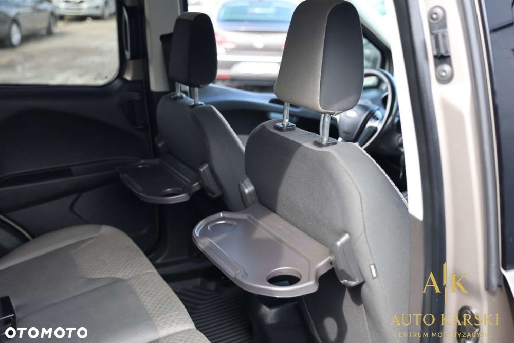 Ford Tourneo Courier - 32