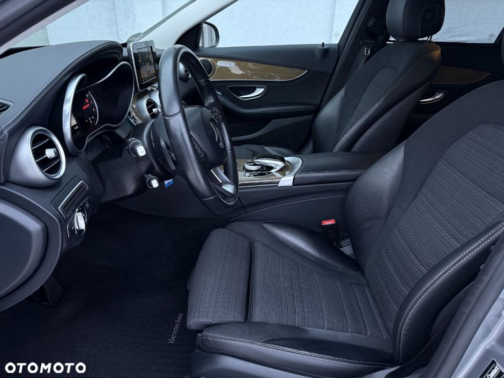 Mercedes-Benz Klasa C 180 7G-TRONIC Exclusive - 19