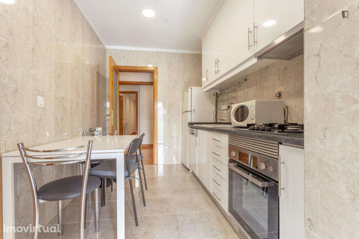 Quarto - localizado em São Mamede de Infesta Porto - Grande imagem: 5/20