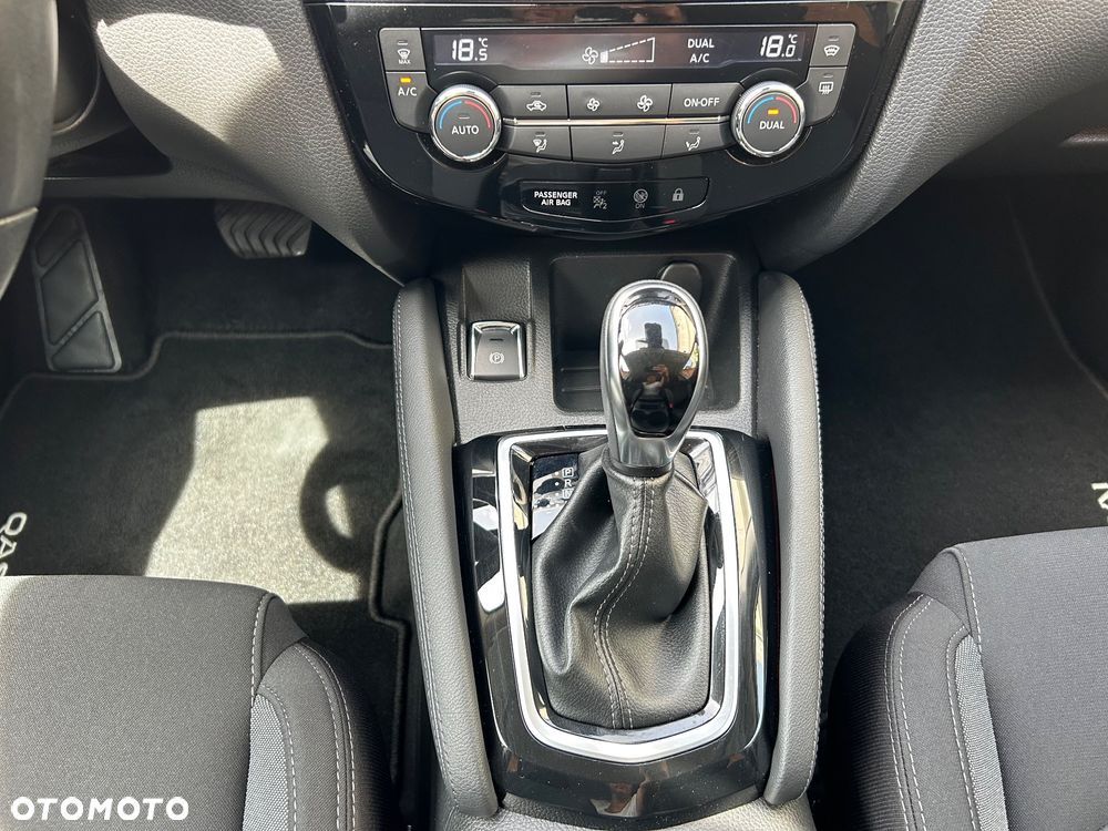 Nissan Qashqai 1.3 DIG-T Tekna DCT - 27