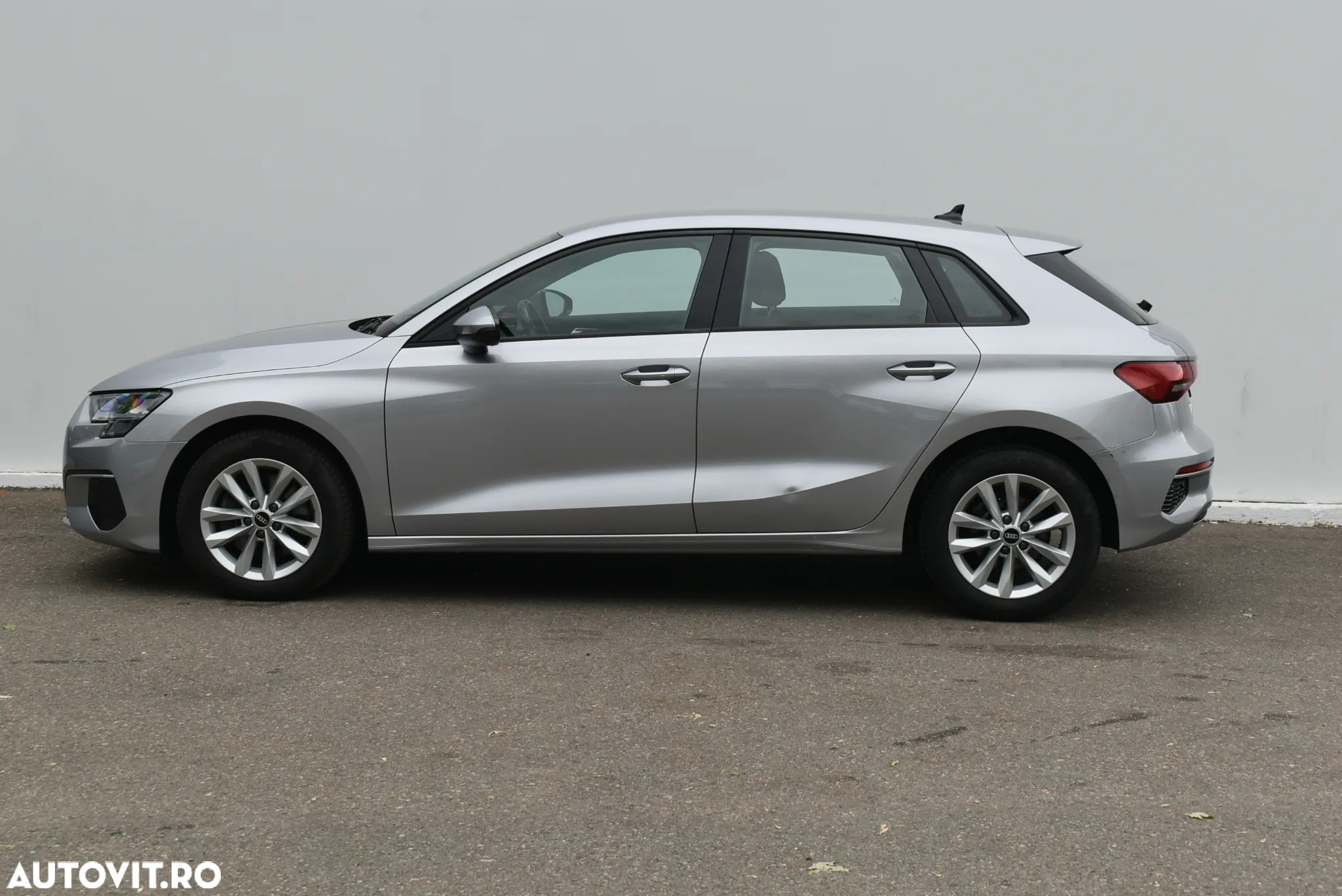 Audi A3 2.0 30 TDI Basic - 4