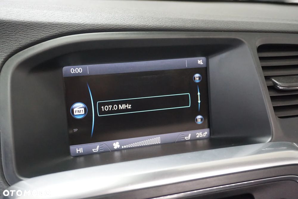 Volvo V60 D4 Geartronic Momentum - 33