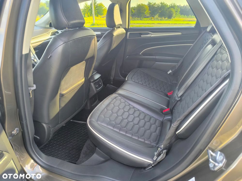 Ford Mondeo - 12