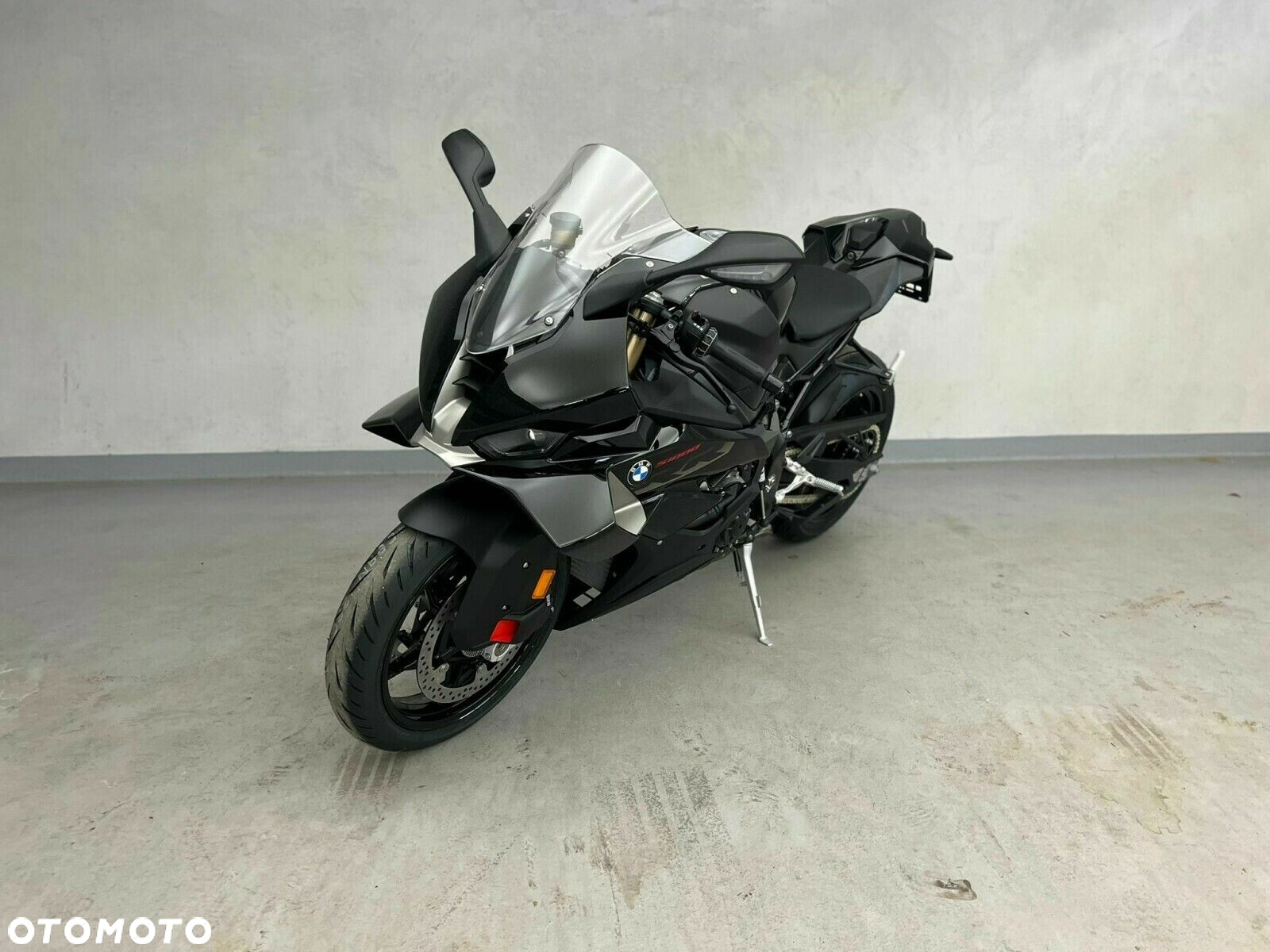 BMW S - 4