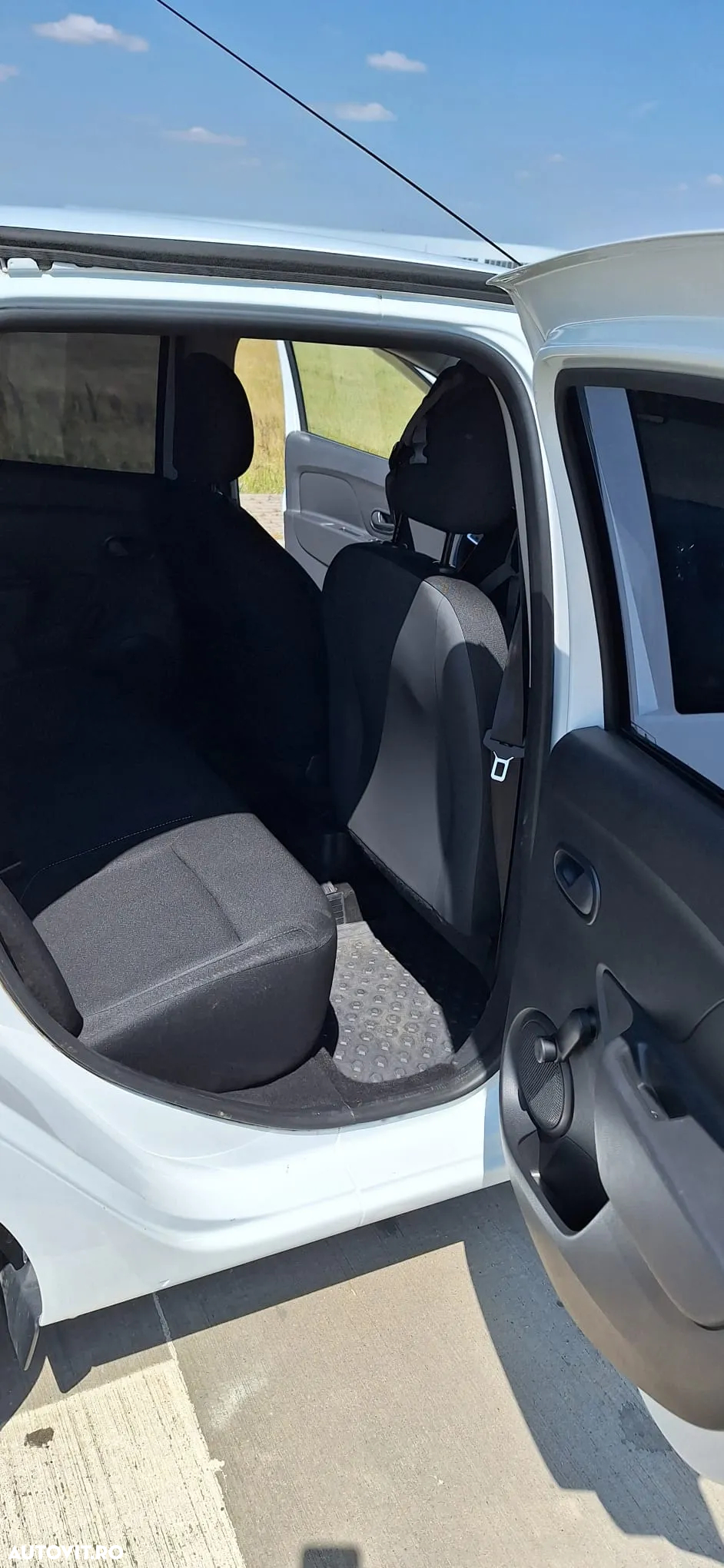 Dacia Logan 1.0 SCe Ambiance - 9