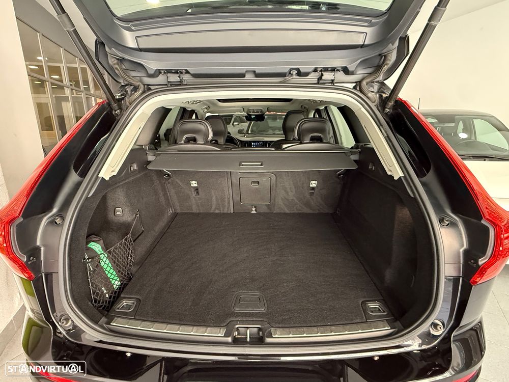 Volvo XC 60 2.0 B4 Inscription Geartronic - 19
