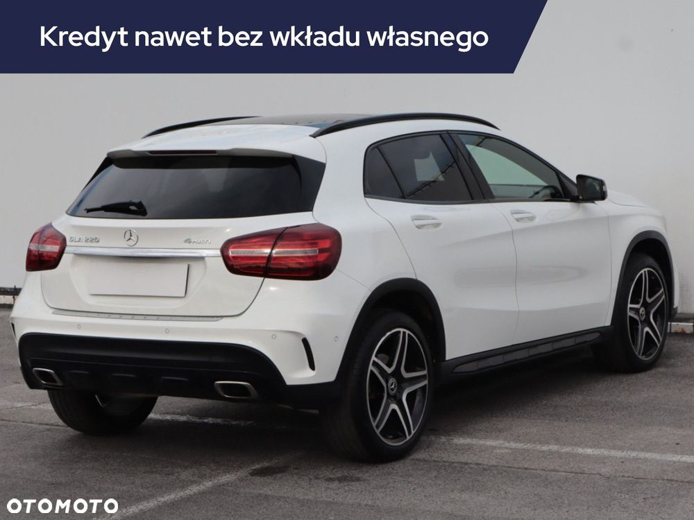 Mercedes-Benz GLA - 7