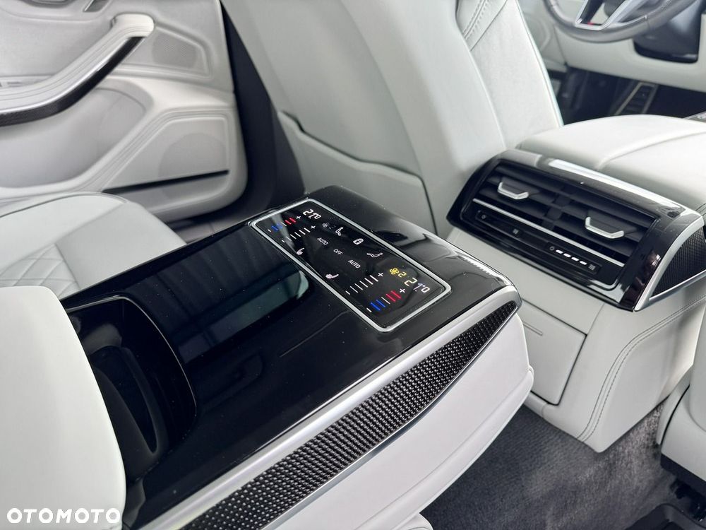 Audi S8 - 40