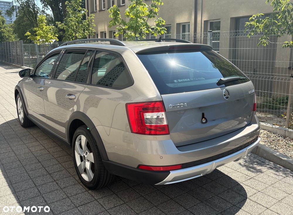 Skoda Octavia Scout 2.0 TDI 4x4 DSG - 3
