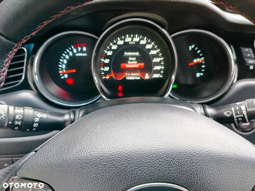 Kia Ceed 1.6 T-GDI GT - 15