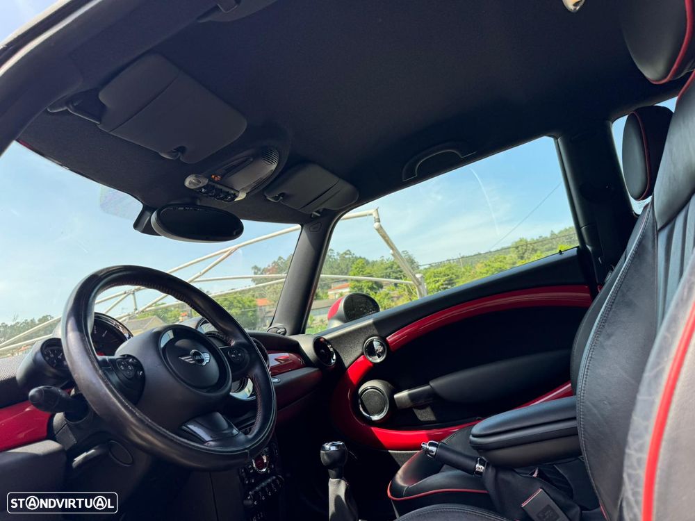 MINI 3 Portas John Cooper Works - 13