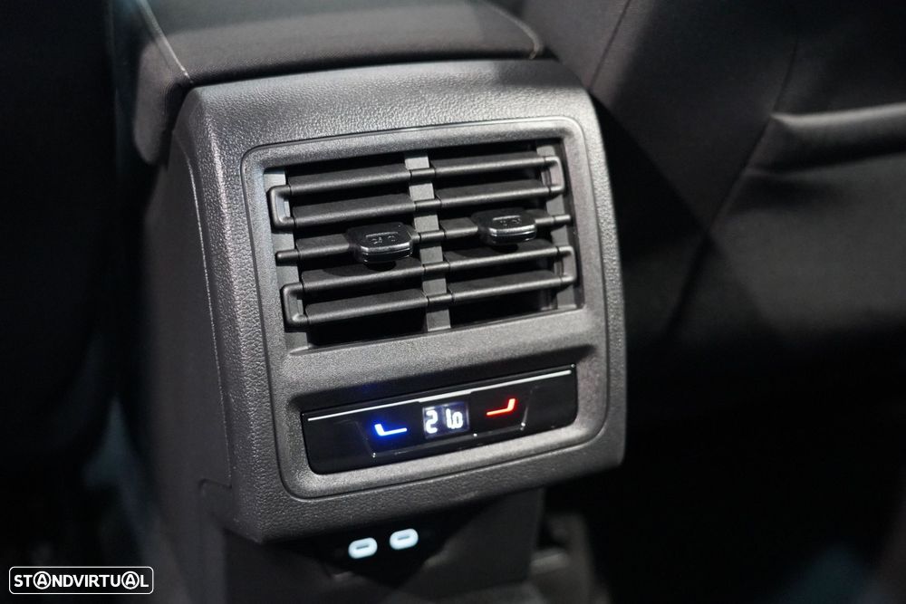 VW Golf Variant 2.0 TDi - 44