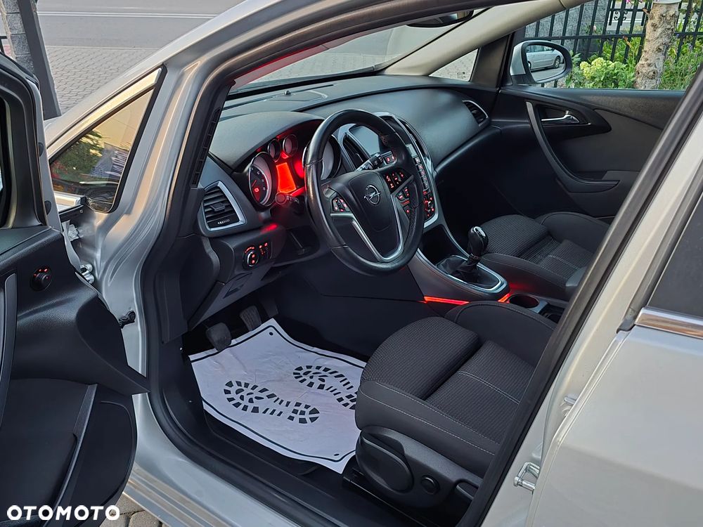 Opel Astra 1.4 Cosmo - 27