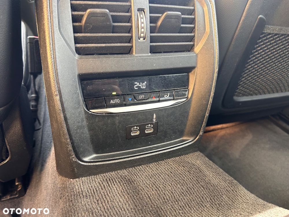 BMW Seria 3 318i Luxury Line sport - 25