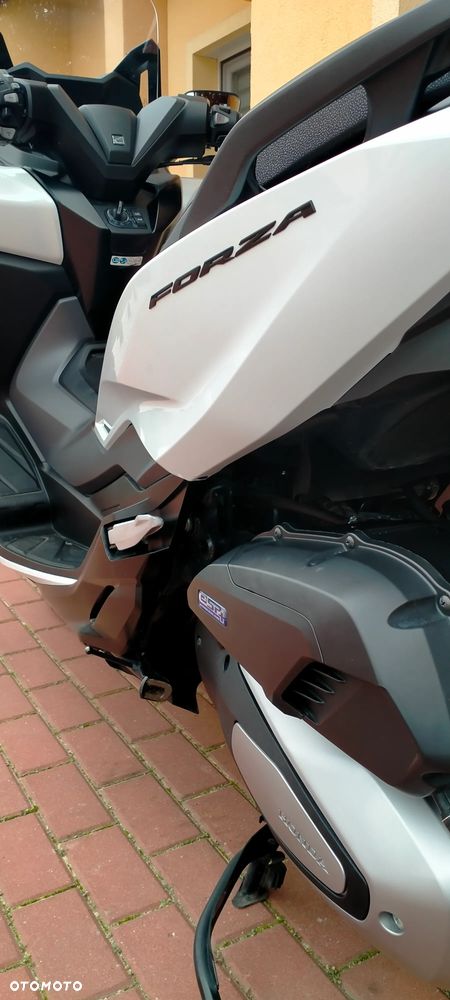 Honda NSS - 11