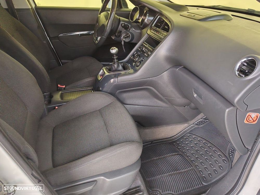 Peugeot 5008 - 12