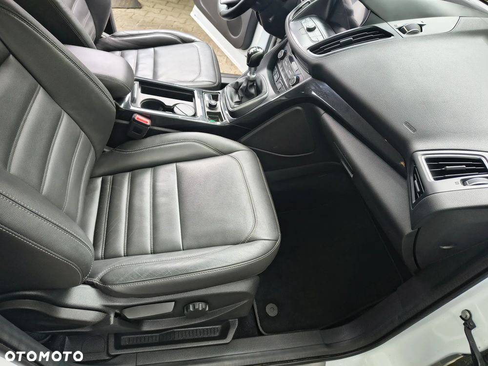 Ford Kuga 2.0 TDCi AWD Titanium - 14