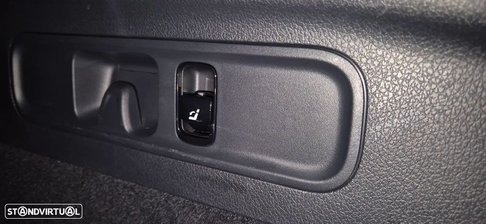 Mercedes-Benz GLC 300 e 4Matic - 22