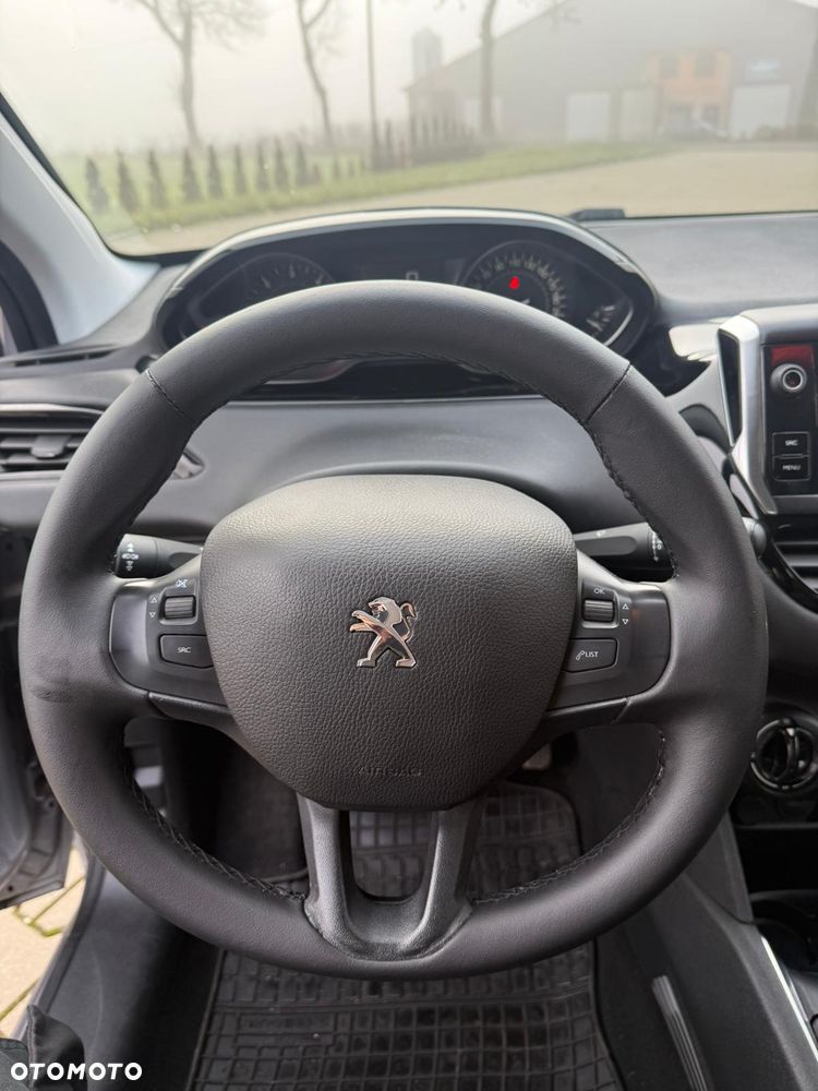 Peugeot 208 - 14