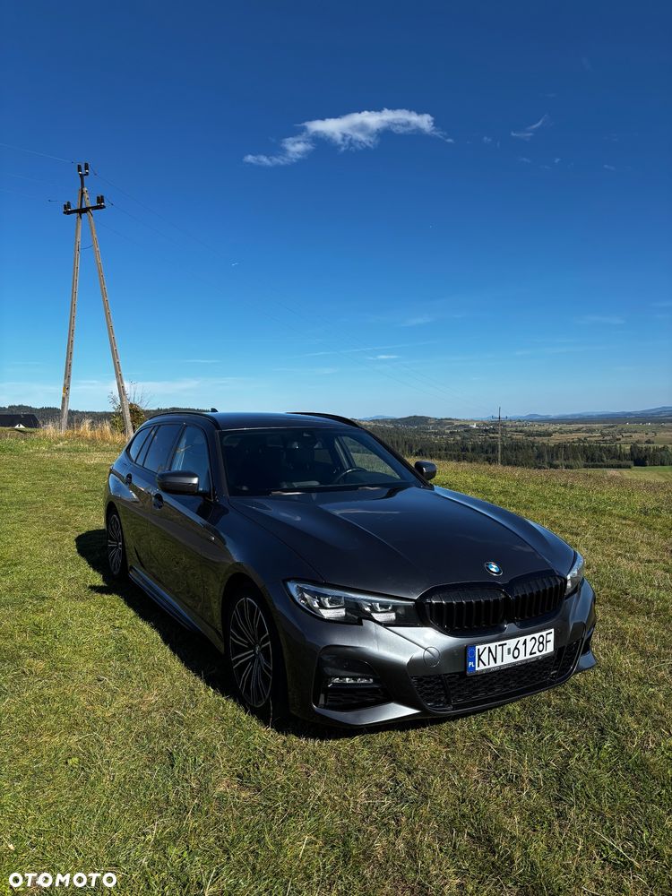 BMW Seria 3 330i - 3