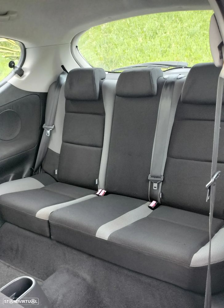 Peugeot 207 1.4 HDi Urban - 9